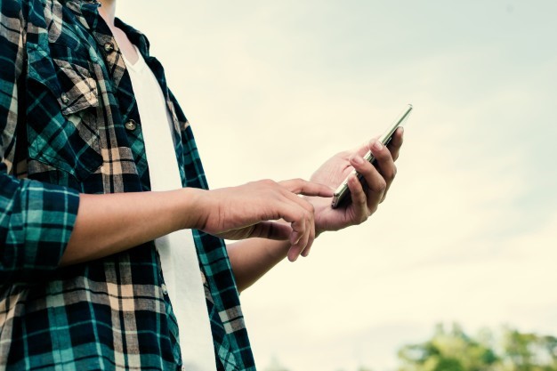 Efek Radiasi Penggunaan Handphone Terhadap Tubuh Rumah